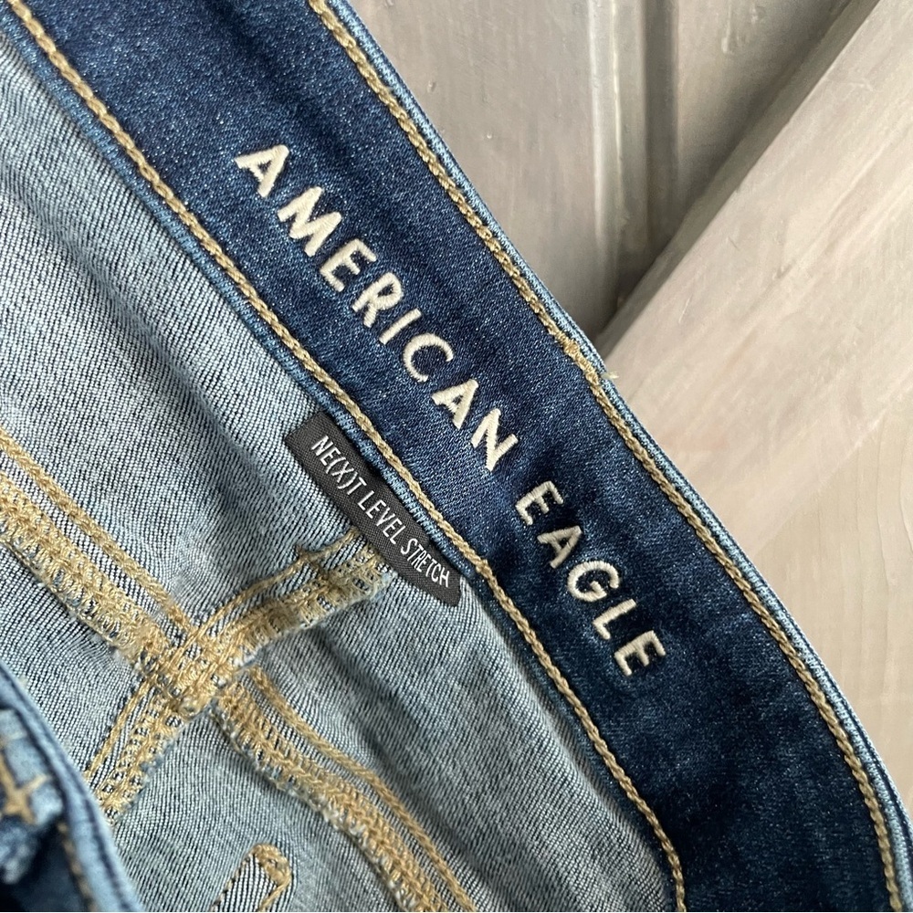 American Eagle Next Level Stretch Jegging Size 2 Short‎ distressed with lining - Picture 5 of 7